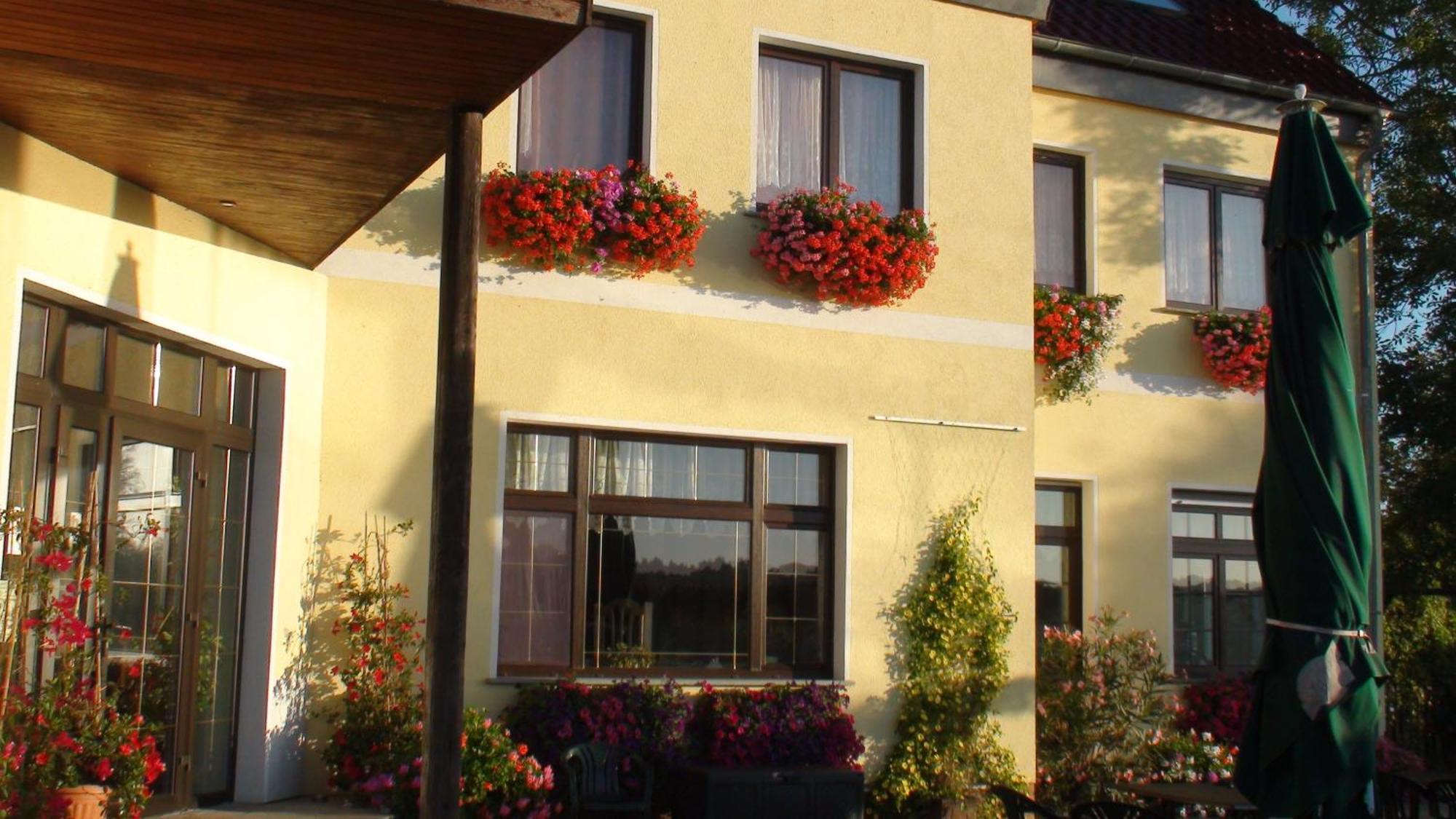 Elbterrassen Zu Brambach Hotel Dessau-Rosslau Exterior photo