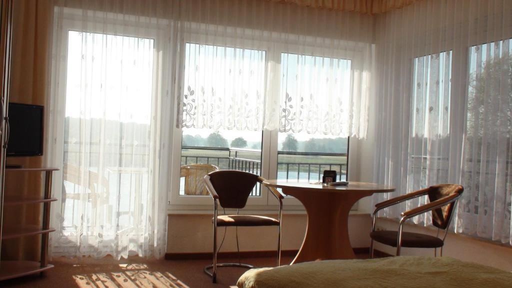 Elbterrassen Zu Brambach Hotel Dessau-Rosslau Exterior photo
