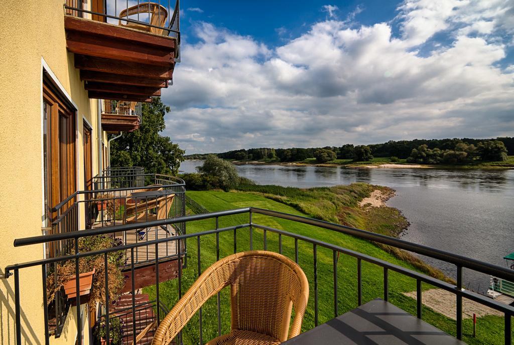 Elbterrassen Zu Brambach Hotel Dessau-Rosslau Exterior photo
