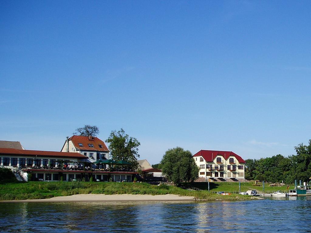 Elbterrassen Zu Brambach Hotel Dessau-Rosslau Exterior photo